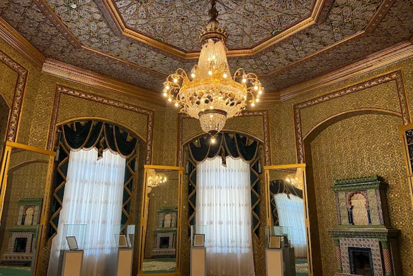 Представители медиа из Азербайджана посетили дворцовый комплекс Нуруллабой в Хиве