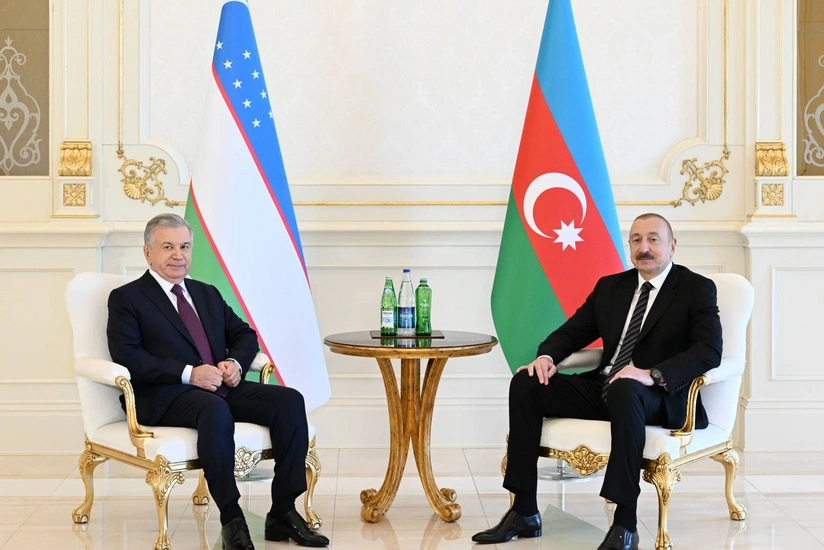 Президент Узбекистана поздравил президента Ильхама Алиева по случаю Дня Победы