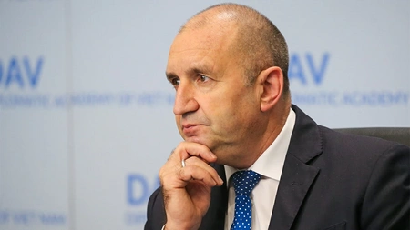 Президент Болгарии наложил вето на закон о продаже активов Лукойла