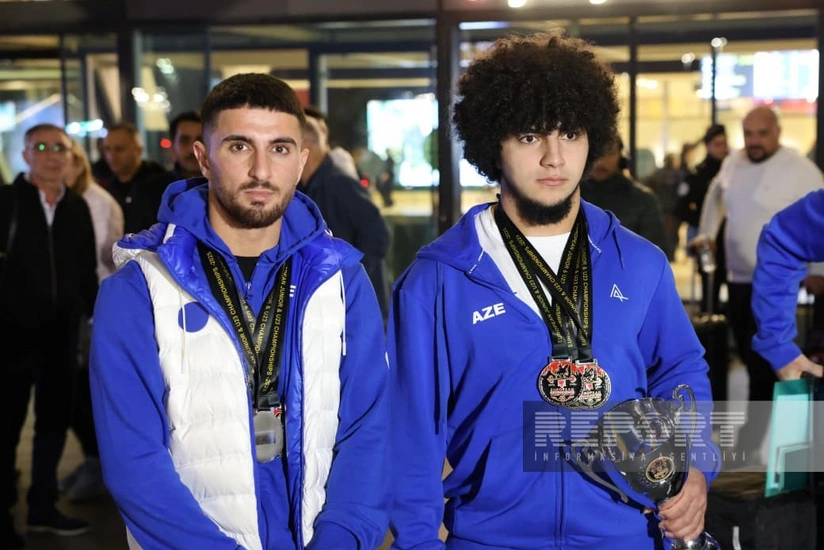 Avropa birinciliyində uğurlu çıxış edən Azərbaycan ağırlıqqaldıranları Vətənə qayıdıblar