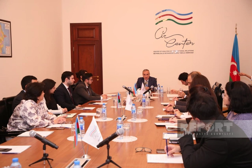 BMTM-də Konstitusiya və Suverenlik ilinə həsr edilmiş dəyirmi masa keçirilib