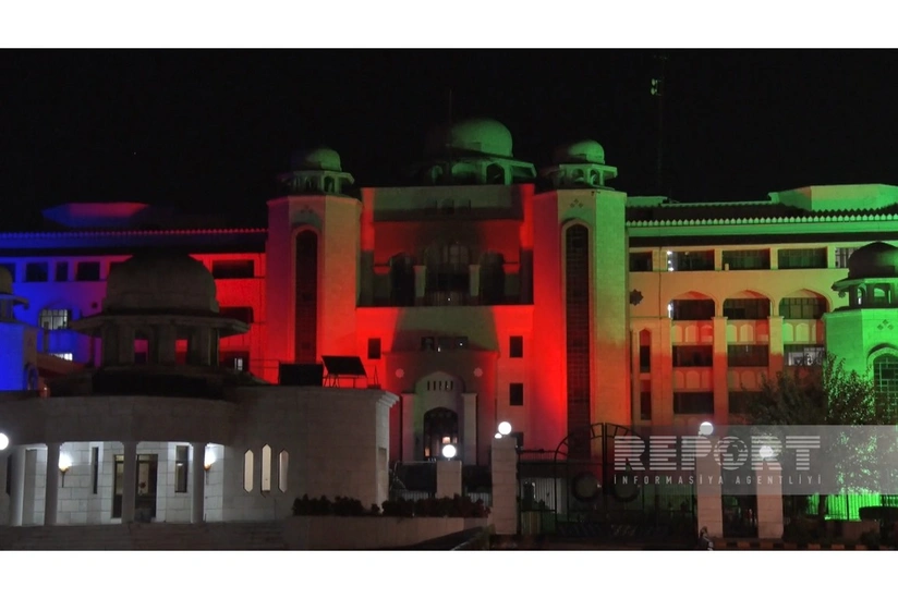 Pakistanda Baş nazir ofisi Azərbaycan bayrağının rəngləri ilə işıqlandırılıb