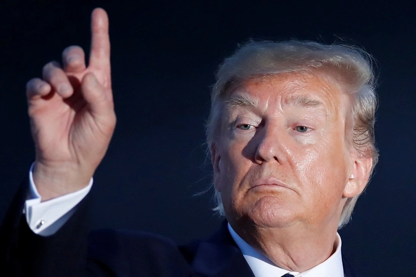 Tramp İrana qarşı sanksiyaların müddətini bir il artırıb