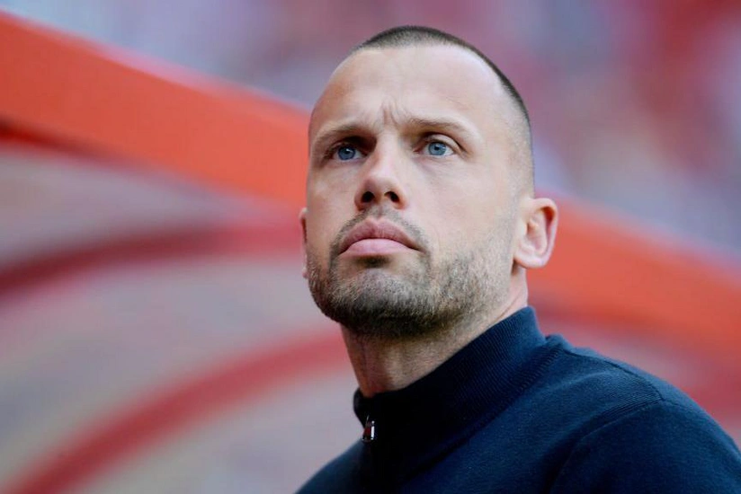 Ayaks Qalatasaray məğlubiyyətindən sonra baş məşqçisi ilə yollarını ayırıb