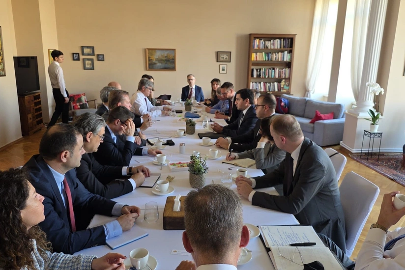 Hikmat Hajiyev discussed peace agenda with NATO delegation