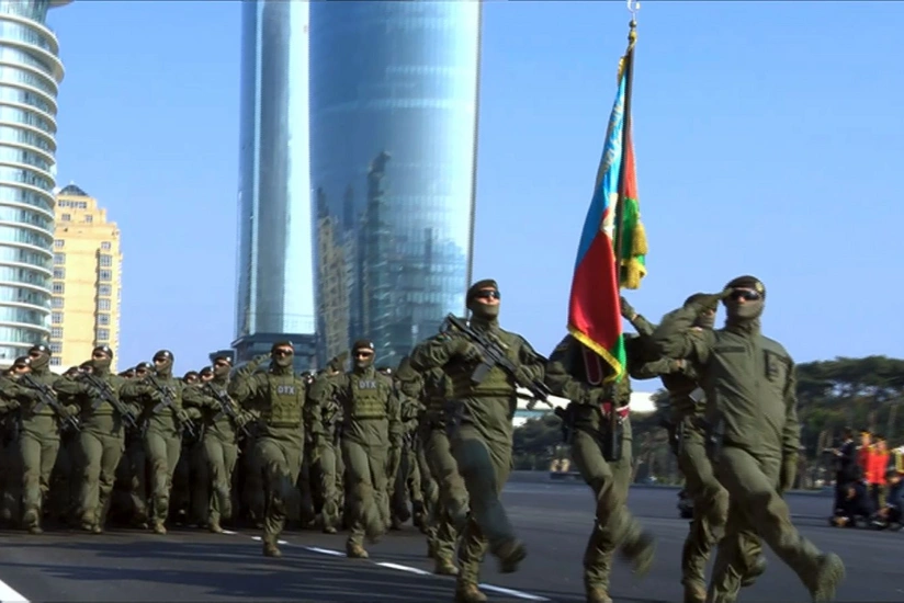 Hərbi paradda DTX-nin xüsusi təyinatlılarından ibarət heyət də keçid edib