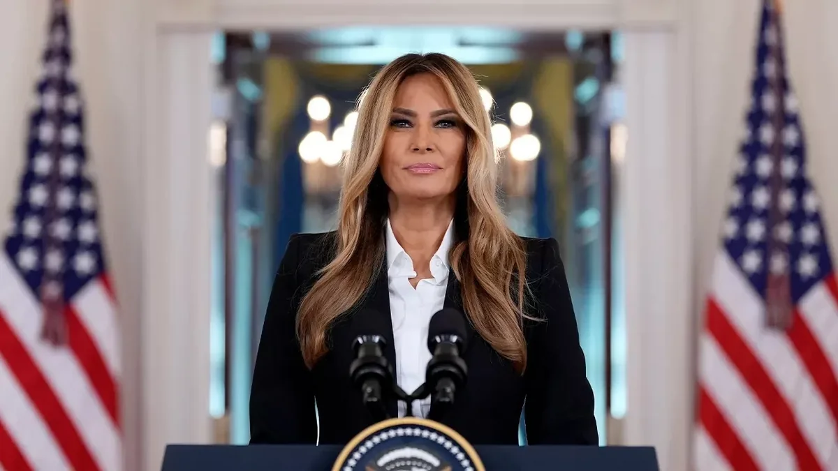 Melaniya Tramp Fox Newsun İlin vətənpərvəri mükafatına layiq görülüb