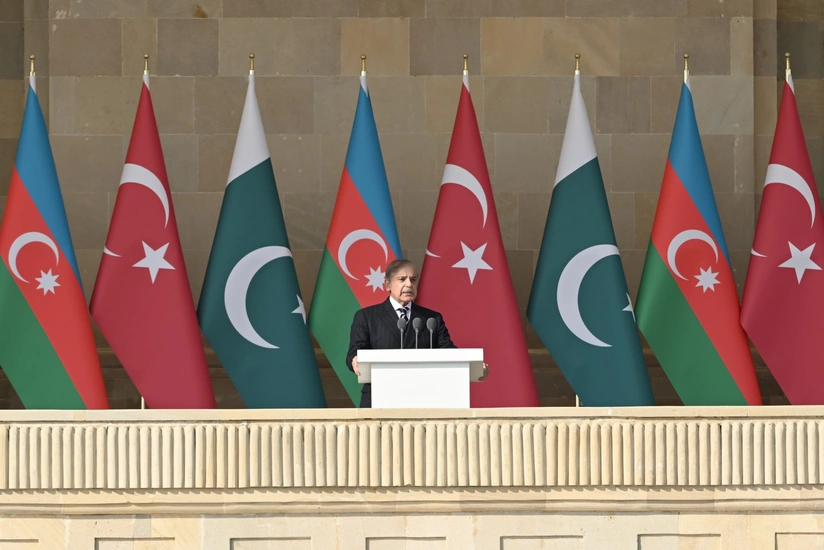 Şahbaz Şərif: Bakıda JF-17 qırıcılarının uçduğu səmanı seyr etmək qürurvericidir