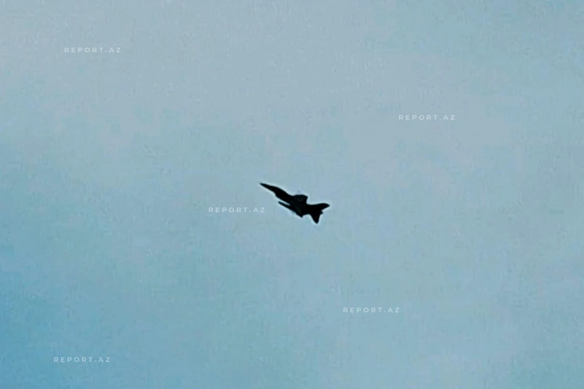 Азербайджанские истребители совершили полет в небе над Гянджой