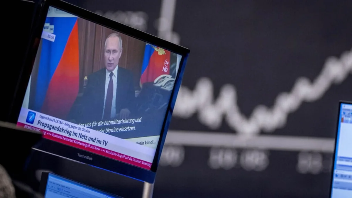 Guardian: ЕС создаст центр борьбы с дезинформационной угрозой РФ и Китая