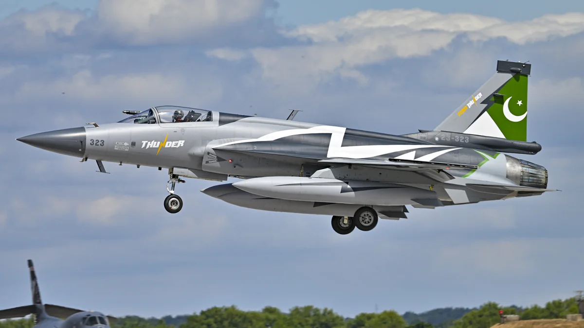 Pakistanın JF-17 Thunder qırıcıları Bakıdakı hərbi paradda iştirak edəcək