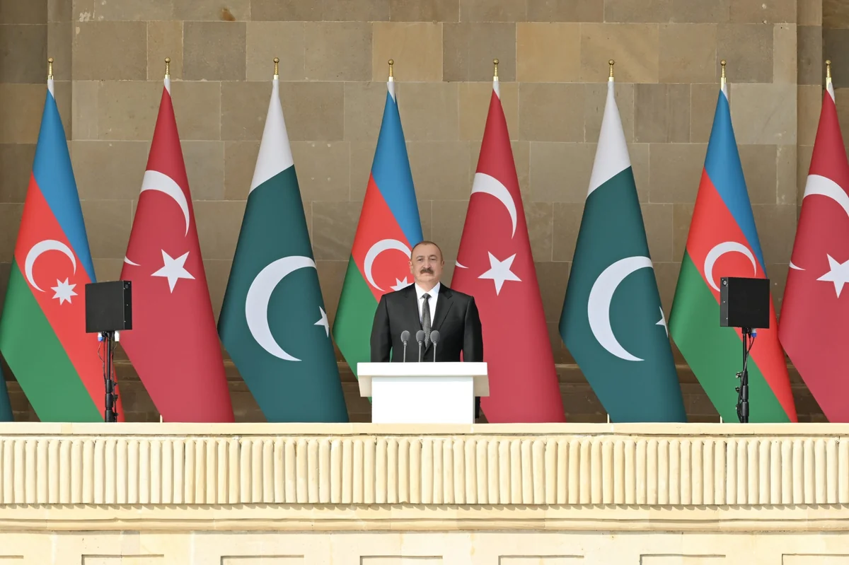 Dövlət başçısı: Pakistan hərbçilərinin paradda iştirakı Azərbaycan, Türkiyə, Pakistan xalqlarının, ordularının birliyinin təzahürüdür