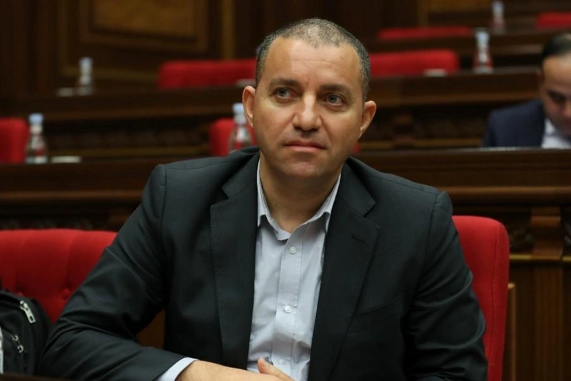 Суд Армении отказался заключить экс-министра экономики под стражу