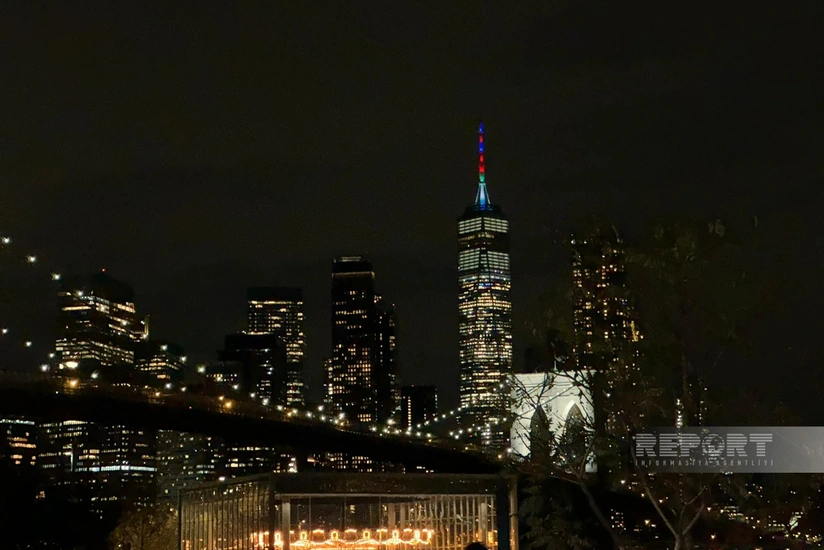 Небоскребы Нью-Йорка подсвечены цветами флага Азербайджана