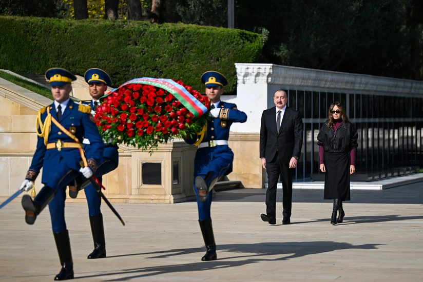 Ильхам Алиев и Мехрибан Алиева посетили Аллею шехидов