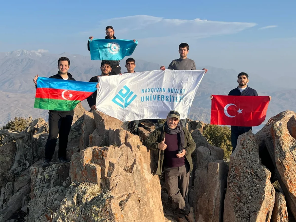 NDU-nun müəllim və tələbələri Haçdağa zirvə yürüşü edib