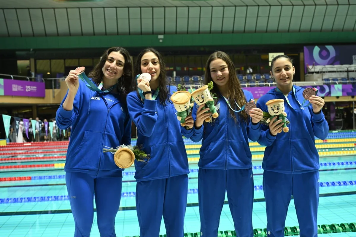 Azərbaycanın qadınlardan ibarət üzgüçülük yığması İslamiadada bürünc medal qazanıb