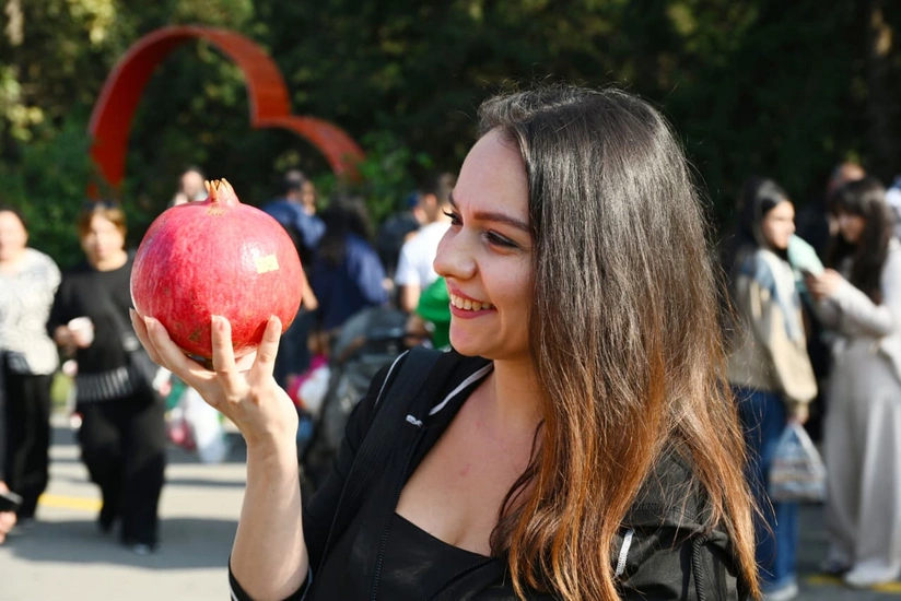 Göyçay şəhərində ənənəvi Nar Festivalı keçirilib