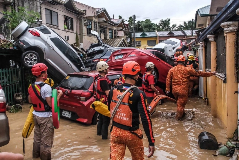 СМИ: На Филиппинах из-за супертайфуна погибли два человека
