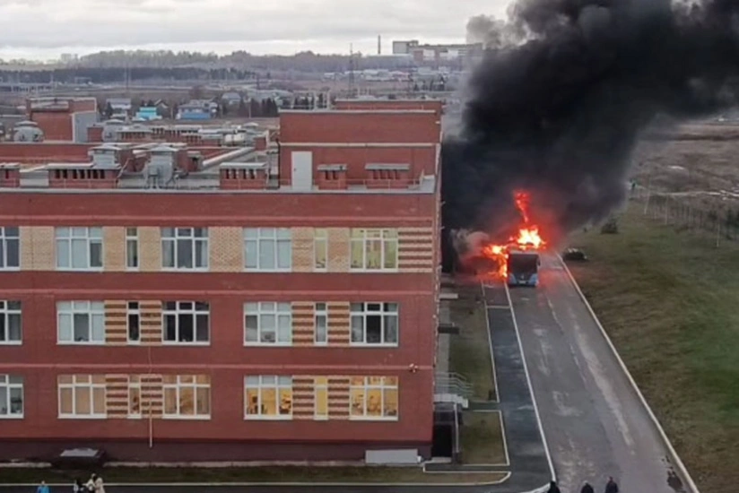 В Перми около 1,5 тыс. человек эвакуировали из-за пожара в школьном автобусе