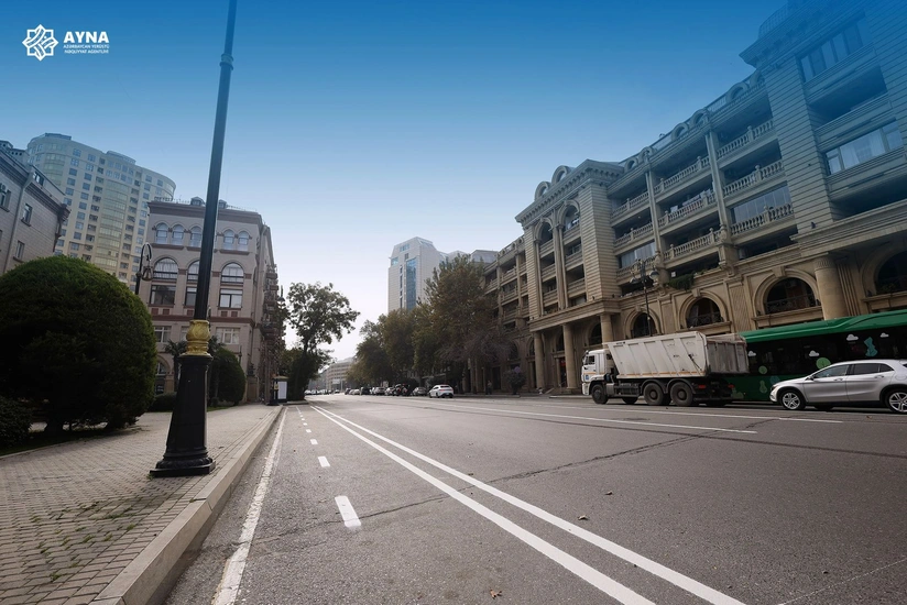 Bakının İnşaatçılar prospektində mikromobillik zolağı təşkil edilir