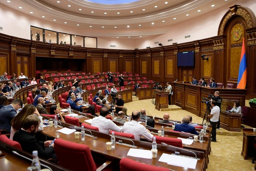 Рассмотрение проекта госбюджета в парламенте Армении отложили из-за отсутствия кворума