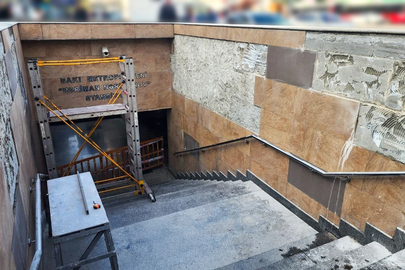 Bakı metrosunun Nərimanov stansiyasının çıxışında təmir işləri aparılır