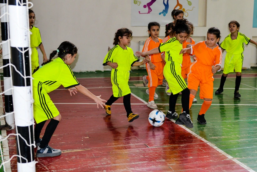 AFFA-nın təşkil etdiyi Məktəbli Qızlar turnirində növbəti qrup oyunlarına start verilib