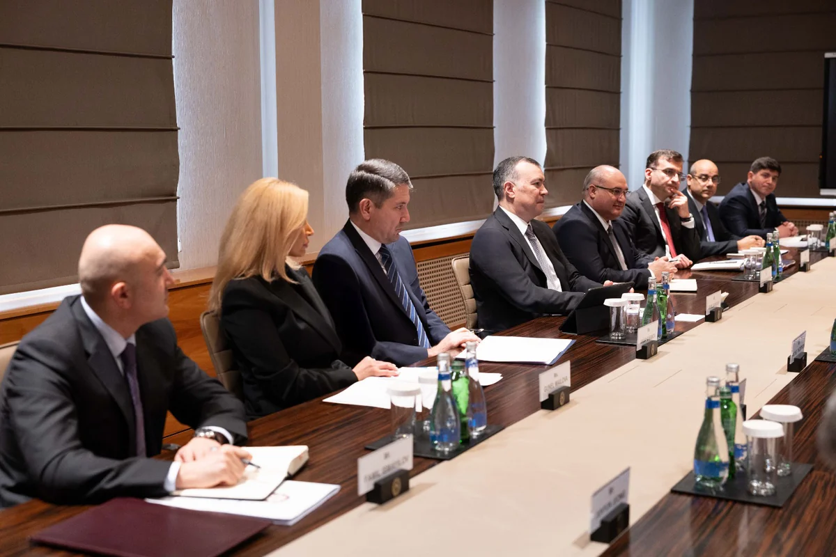 Азербайджан и АБР обсудили планы сотрудничества до 2030 года