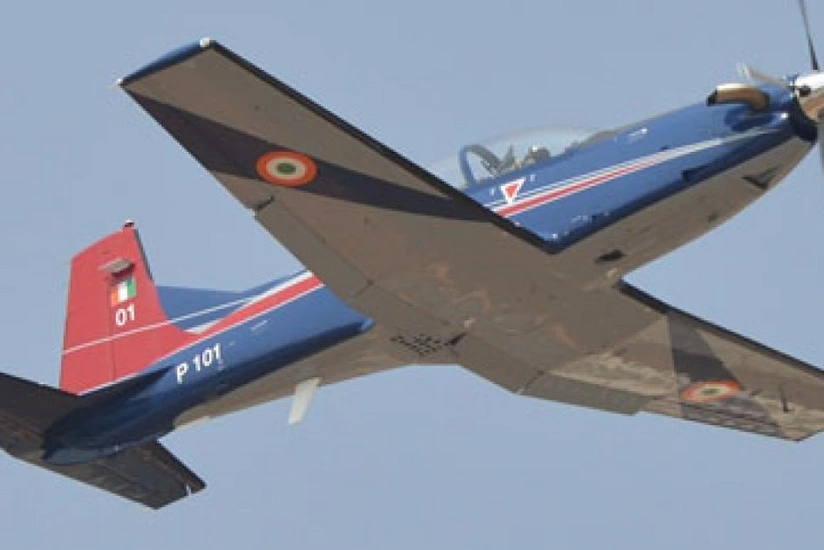 Hindistanda təlim təyyarəsi qəzaya uğrayıb, pilot katapult edib