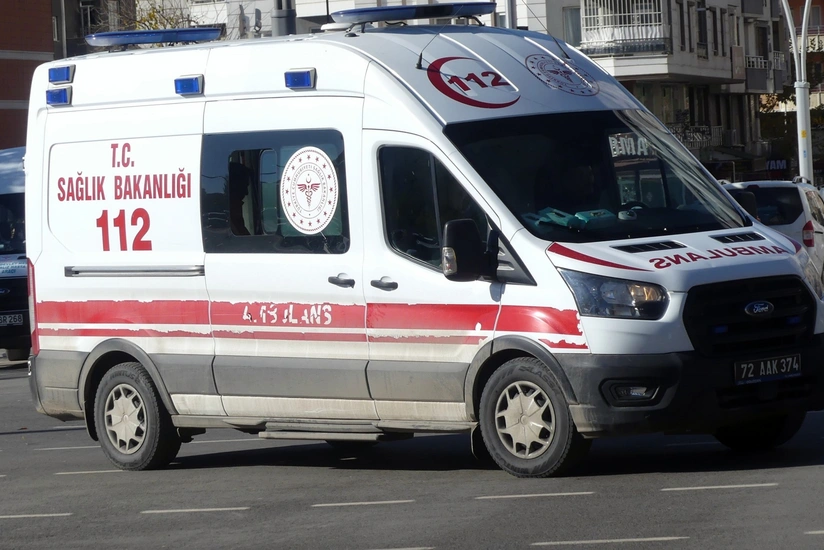 В Стамбуле семья отравилась уличной едой, мать и двое детей погибли