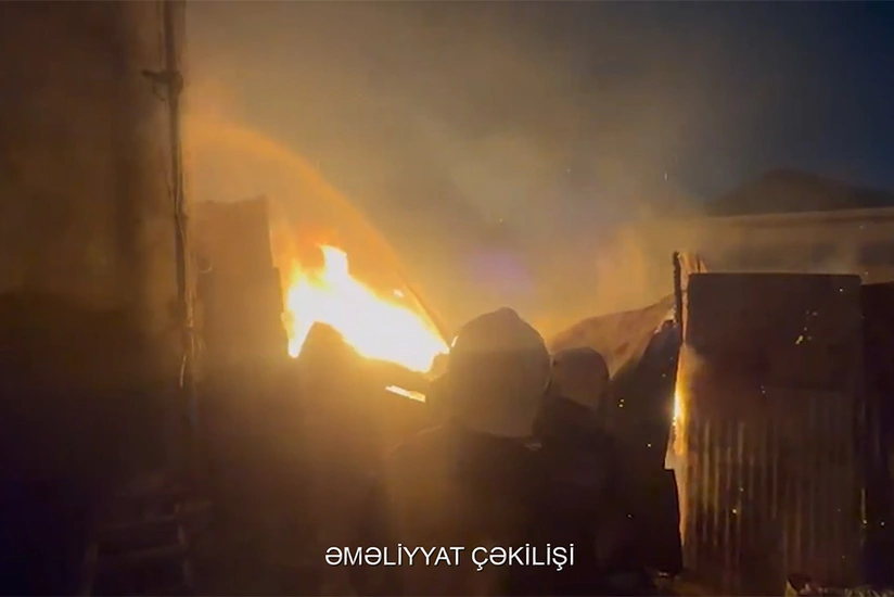 Bakıda doqquzmərtəbəli yaşayış binasında yanğın olub