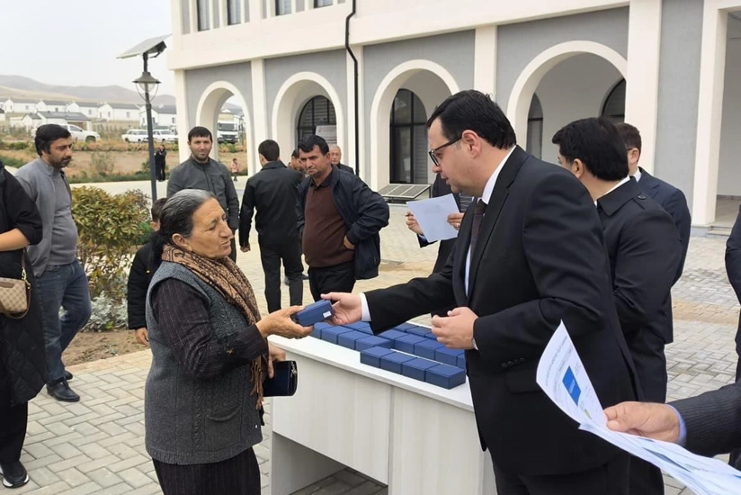 Ağdamın Xıdırlı kəndinə yola salınan köç karvanı çatıb, açarlar təqdim edilib