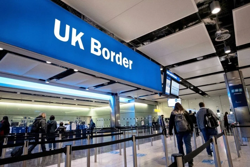 Британия ужесточает условия пребывания для мигрантов