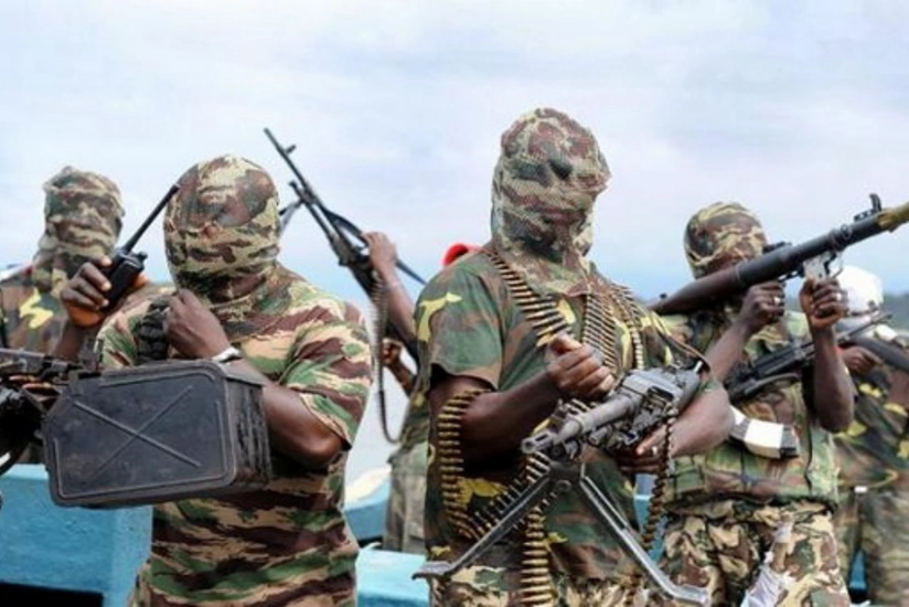 В Нигерии боевики похитили 25 школьниц