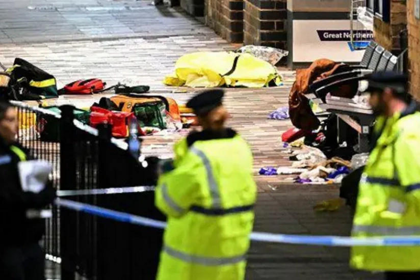 В Британии напавшему с ножом в поезде предъявили еще семь обвинений