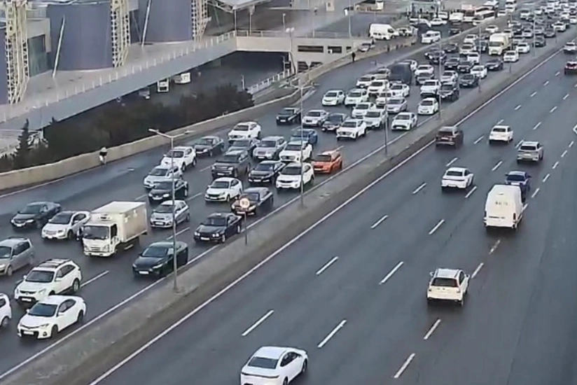 Bakının bir sıra yollarında tıxac yaranıb