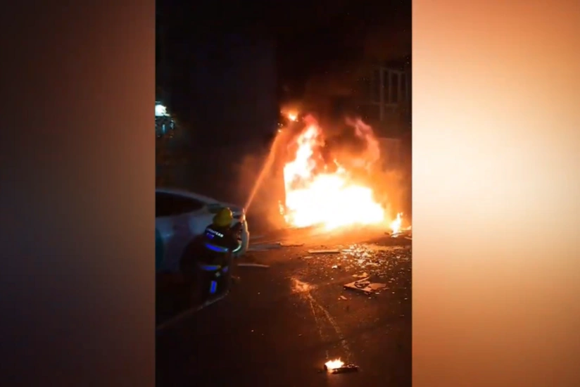 В Баку произошел пожар в двухэтажном коммерческом объекте