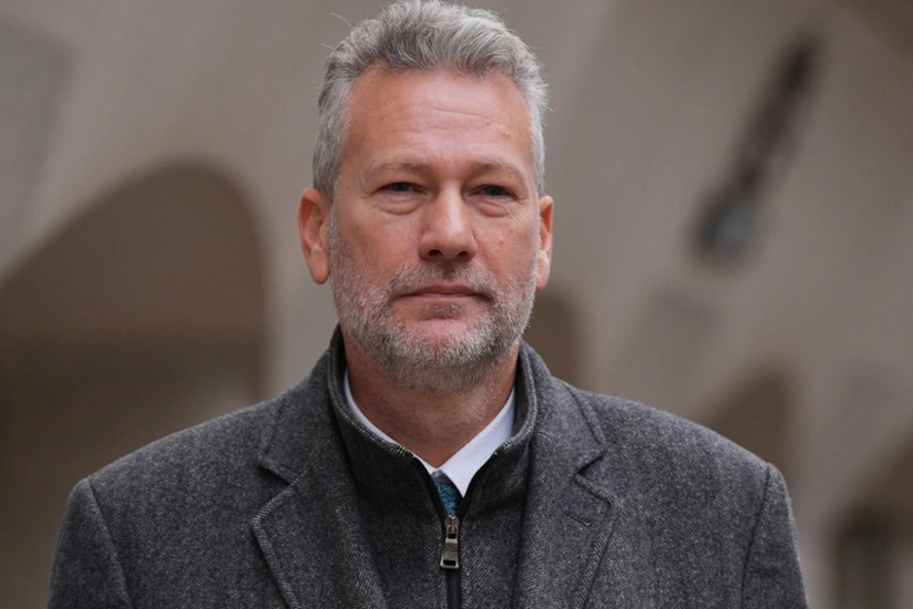 Лидера британской партии посадили за взятки от России