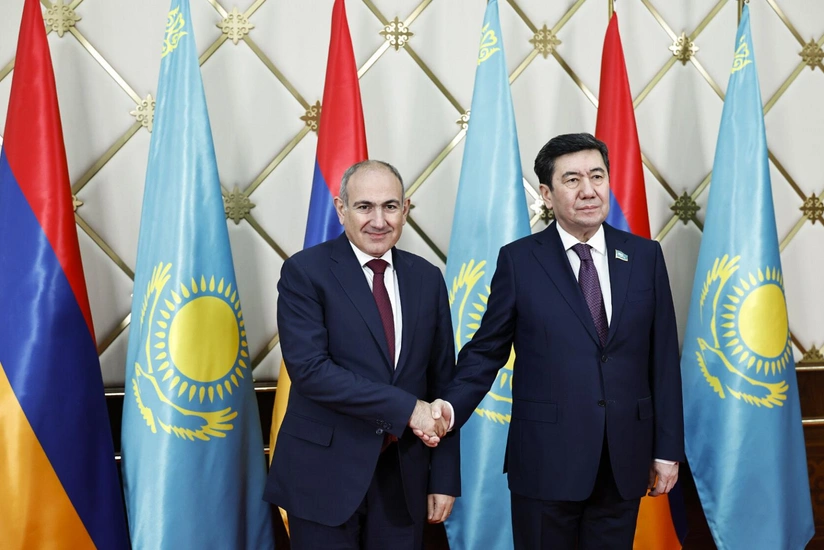 Pashinyan discusses Yerevan-Baku peace process with speaker of Kazakhstan's parliament