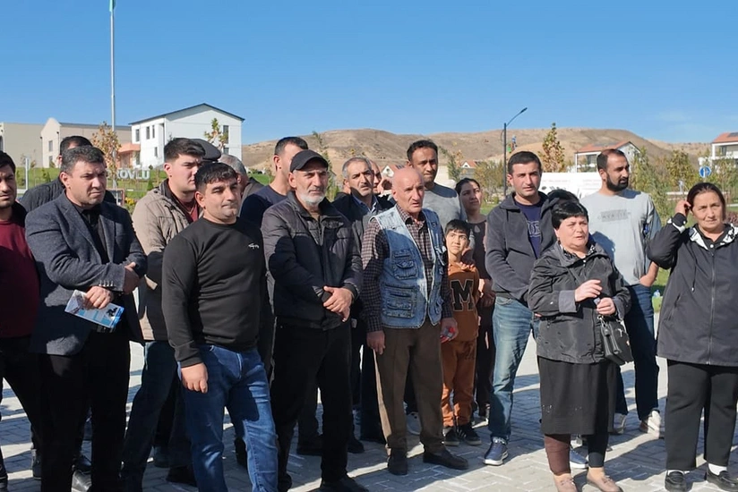 Növbəti köç karvanı Cəbrayılın Horovlu kəndinə çatıb, açarlar təqdim olunub