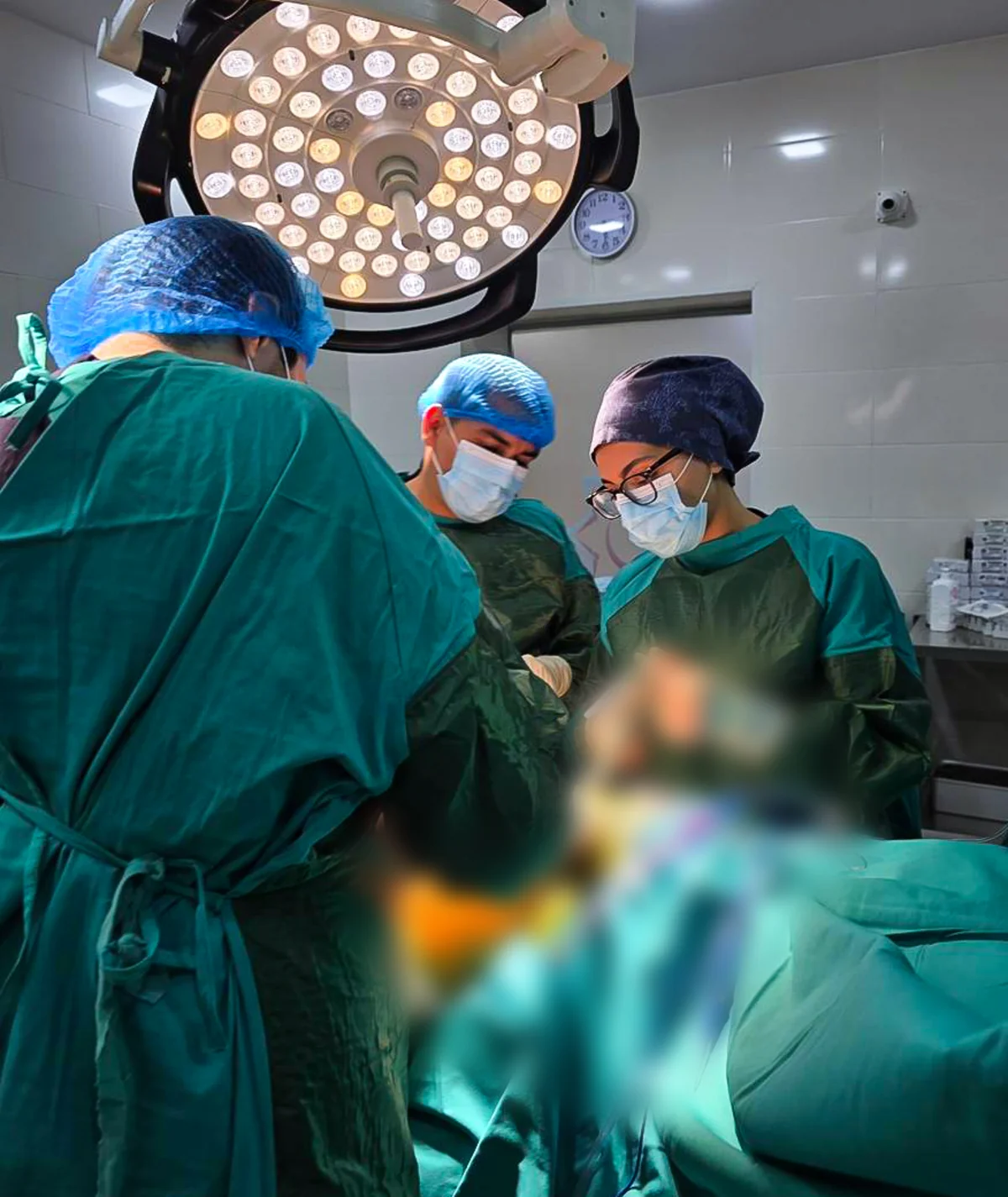 Sabunçu Tibb Mərkəzində süni oynağın qoyulması əməliyyatına başlanılıb