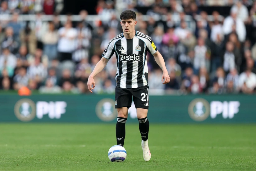 Mançester Siti ingiltərəli müdafiəçi ilə maraqlanır