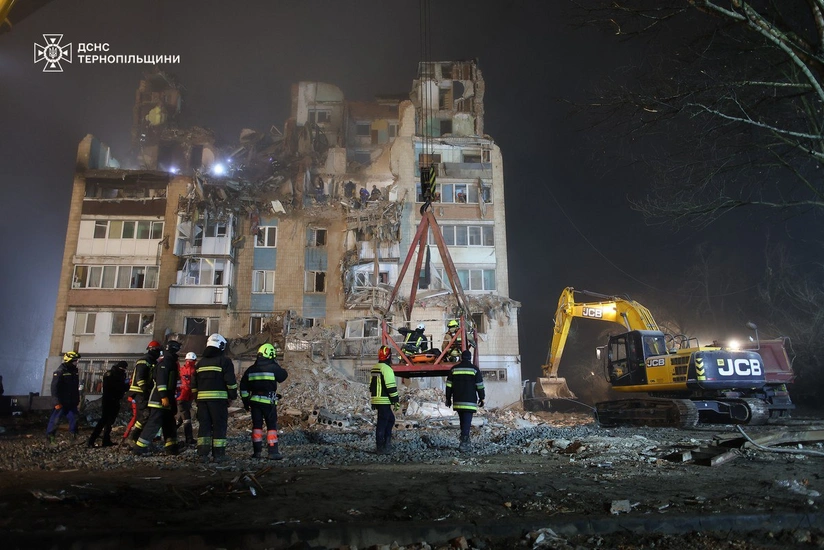 Число погибших при ударе РФ по украинскому Тернополю возросло до 28