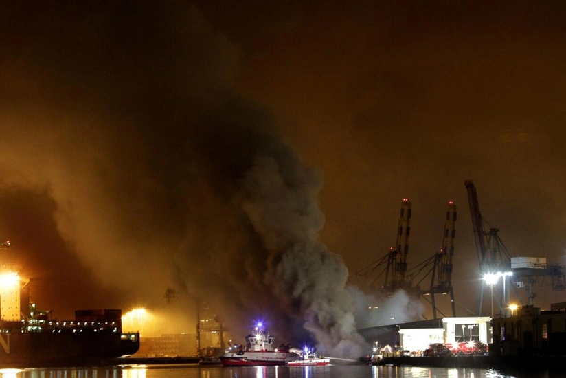 В порту Лос-Анджелеса на контейнеровозе произошел крупный пожар