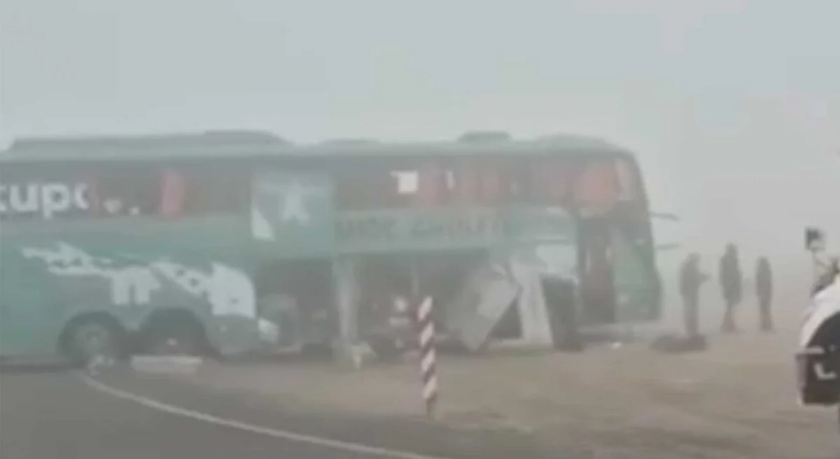 Çilidə avtobusların toqquşması nəticəsində ölənlər və yaralananlar var