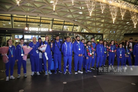 Azerbaijani athletes return home after successful Islamic Solidarity Games