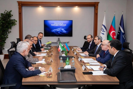 Azerbaijan, Iranian railways discuss strengthening cooperation