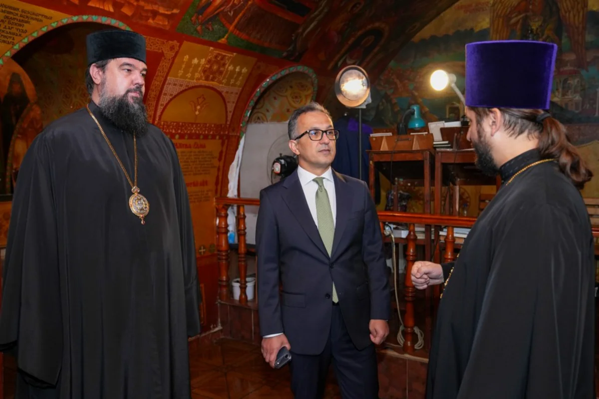 Ramin Məmmədov Bakıdakı Ali Mələk Mikayıl kilsəsini ziyarət edib