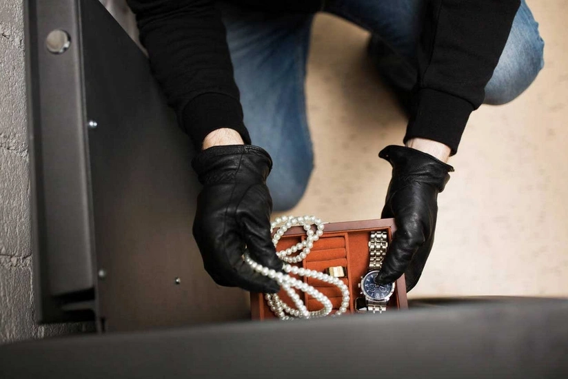 Bakıda 13 min manatlıq oğurluq olub